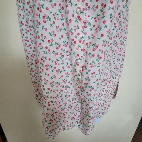 Vintage Moon Dance sleeveless cherries red white smocked house shirt size m - Picture 2 of 5
